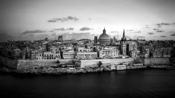 Vista aérea de la ciudad de La Valeta, la capital de Malta — Foto de Stock