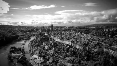 İsviçre 'nin başkenti Bern üzerindeki hava manzarası