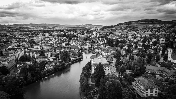 Ville de Thoune en Suisse - images de drones incroyables — Photo