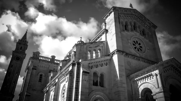 Igreja Ta Pinu em Gozo é um marco famoso na ilha - MALTA, MALTA - MARÇO 5, 2020 — Fotografia de Stock