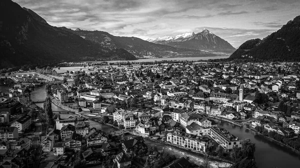 Αεροφωτογραφία της πόλης Interlaken στην Ελβετία — Φωτογραφία Αρχείου