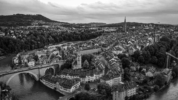 Uitzicht vanuit de lucht over de stad Bern - de hoofdstad van Zwitserland — Stockfoto