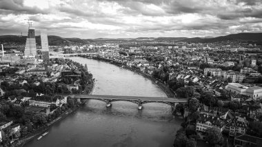Basel İsviçre ve Ren nehri üzerinde hava manzarası