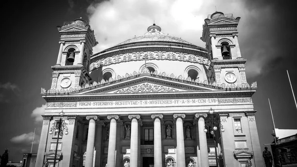 Mosta Rotanda - famosa catedral na Ilha de Malta - MALTA, MALTA - MARÇO 5, 2020 — Fotografia de Stock