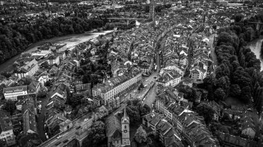 İsviçre 'nin başkenti Bern üzerindeki hava manzarası