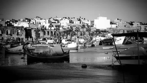 Paysages urbains de Marsaxlokk - un petit village à Malte - MALTE, MALTE - 5 MARS 2020 — Photo