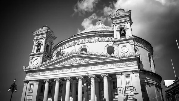 Mosta Rotanda - famosa catedral na Ilha de Malta - MALTA, MALTA - MARÇO 5, 2020 — Fotografia de Stock