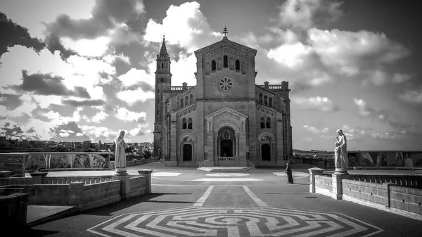 Santuário de Ta Pinu famoso - uma igreja popular na ilha de Gozo - MALTA, MALTA - MARÇO 5, 2020 — Fotografia de Stock