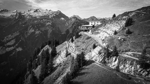 Le meravigliose montagne delle Alpi svizzere — Foto Stock