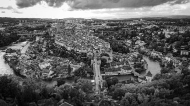 İsviçre 'nin başkenti Bern üzerindeki hava manzarası