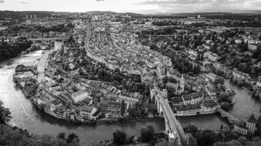 İsviçre 'nin başkenti Bern üzerindeki hava manzarası