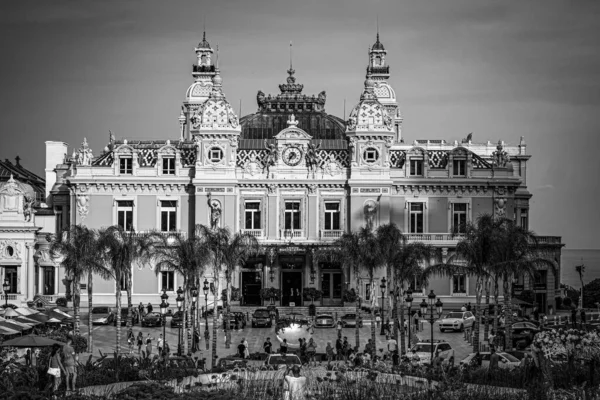 Casino de Monte Carlo em Mônaco - CIDADE DE MONTE CARLO, MONACO - JULHO 11, 2020 — Fotografia de Stock