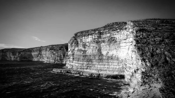 Gozo Malta 'nın kayalıkları — Stok fotoğraf