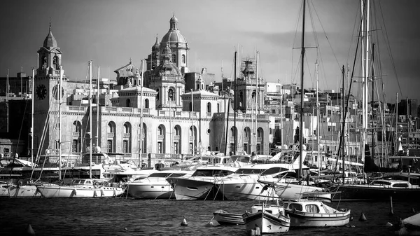 Valletta 'daki muhteşem Grand Harbour Bölgesi - MALTA, MALTA - 5 Mart 2020