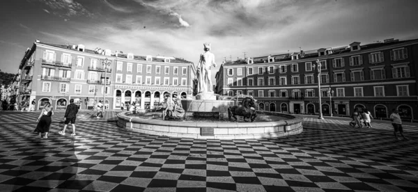 Massena Square en Niza - CIUDAD DE Niza, FRANCIA - 12 DE JULIO DE 2020 — Foto de Stock