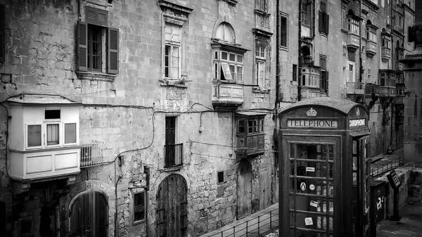 Britische Telefonzelle in Valletta - MALTA, MALTA - 5. MÄRZ 2020 — Stockfoto