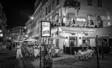 NicNI 'nin tarihi bölgesinde restoranlar, barlar ve kafeler.