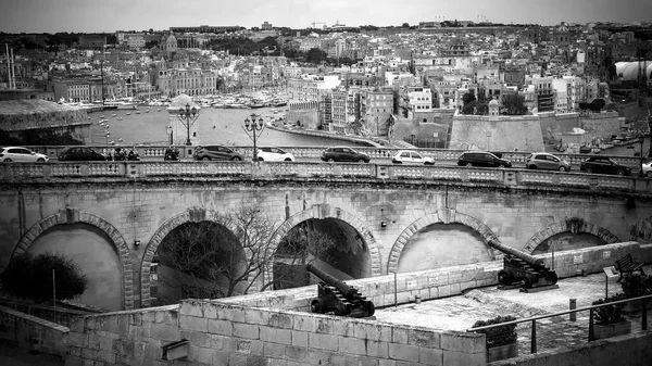 Stadtansichten von Valletta - die Hauptstadt von Malta - MALTA, MALTA - 5. MÄRZ 2020 — Stockfoto