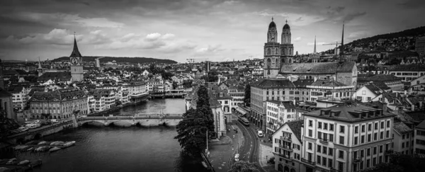 Atemberaubende Luftaufnahme über der Stadt Zürich in der Schweiz — Stockfoto