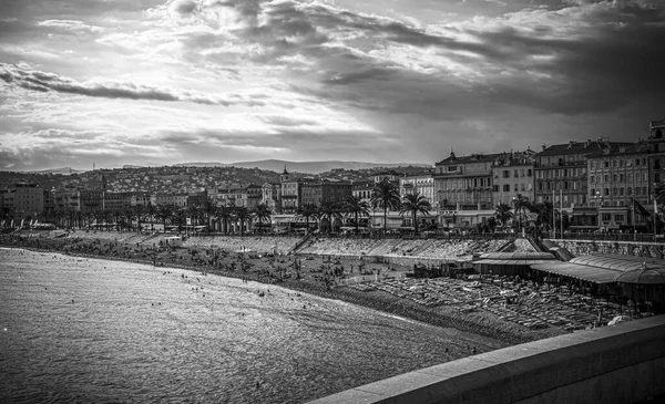 Vackra havet i Nice på Cote D Azur — Stockfoto