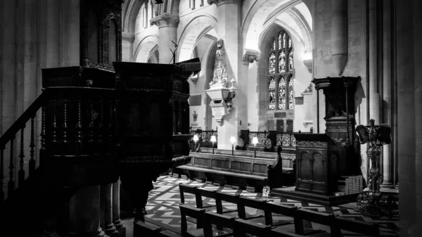 Christ Church Cathedral in Oxford in schwarz und weiß - OXFORD, Vereinigtes Königreich - 31. DEZEMBER 2019 — Stockfoto