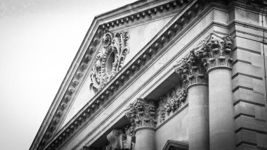 Tarihi Bath İngiltere 'deki ünlü Roma hamamı siyah beyaz