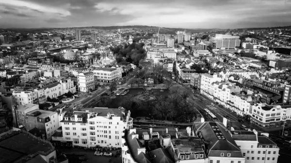 Ciudad de Brighton en Inglaterra - vista aérea en blanco y negro - BRIGHTON, REINO UNIDO - 28 DE DICIEMBRE DE 2019 —  Fotos de Stock