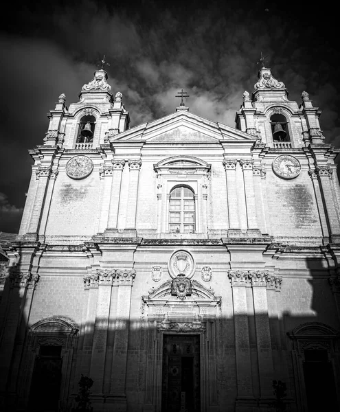 Catedral de Santa Pauls de Medina, na aldeia de Mdina — Fotografia de Stock