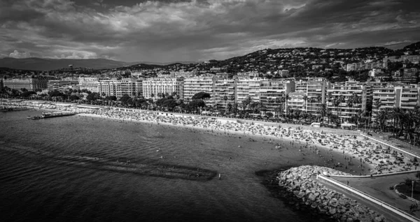 Plaże Cannes w Lazurowym Wybrzeżu we Francji Południowej — Zdjęcie stockowe