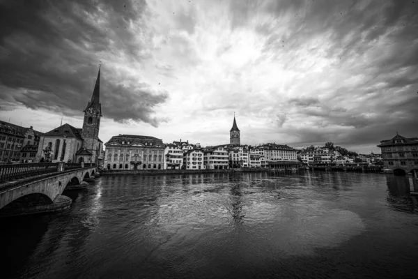 Skyline de la ciudad de Zurich en Suiza —  Fotos de Stock