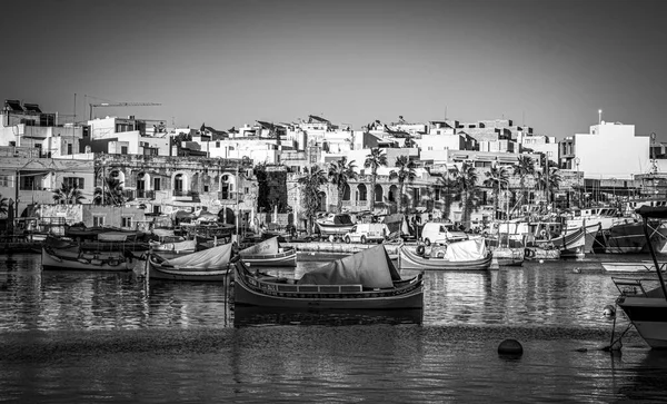 Marsaxlokk的城市景观- -马耳他的一个小村庄 — 图库照片