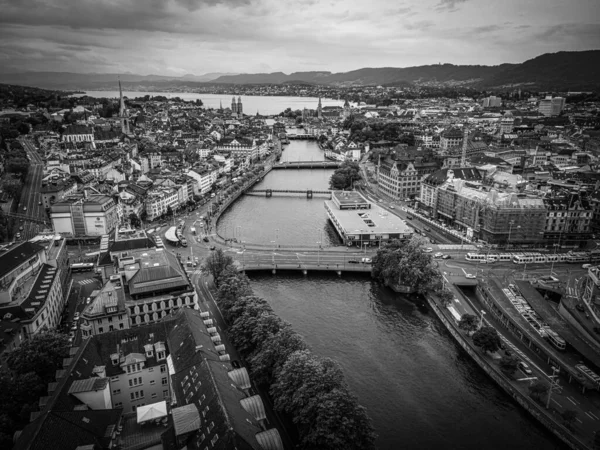 De stad Zürich in Zwitserland van bovenaf — Stockfoto