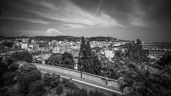 Flygfoto över staden Cannes vid Franska rivieran — Stockfoto