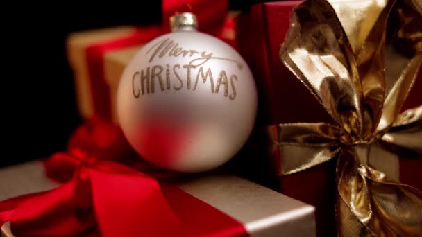 Подарунки на Різдво - подарункові коробки XMAS — стокове відео