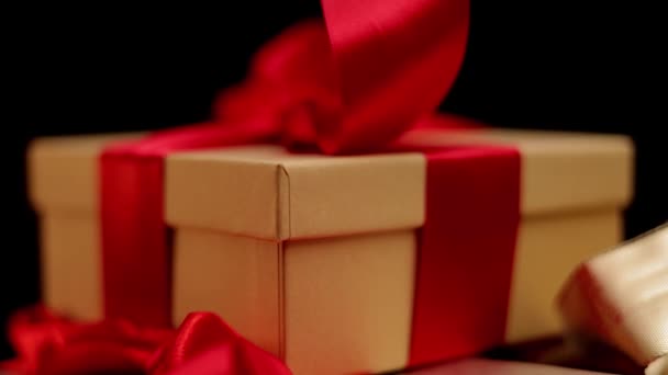 Festliche Geschenkbox - ein perfektes Geschenk — Stockvideo
