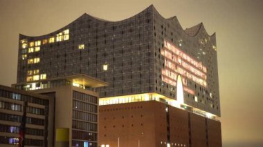 Hamburg 'daki ünlü Elbphilharmonie Konser Salonu
