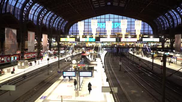 Hamburg Central station in the evening — Stock Video