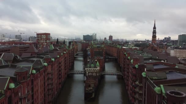 Stad Hamburg van bovenaf met Warehouse district — Stockvideo