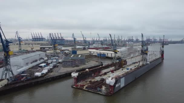 Flight over the docks at Hamburg Harbour — Stock Video