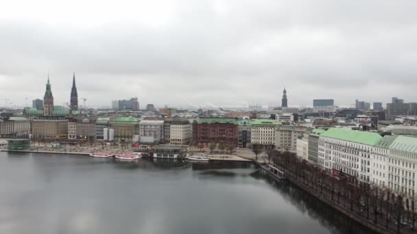 アルスター川とハンブルクの美しい市内中心部 — ストック動画