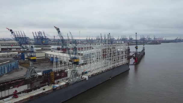 Port of Hamburg Germany from above - HAMBURG, GERMANY - DECEMBER 25, 2020 — Stock Video