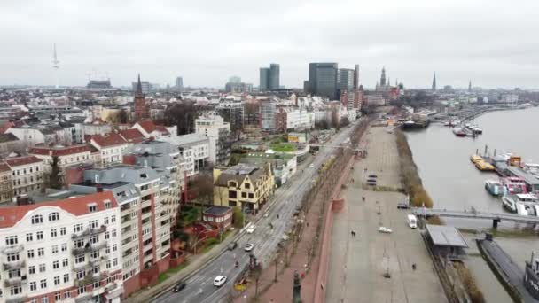 De wijk Hamburg St. Pauli in de haven — Stockvideo