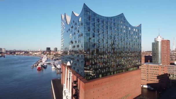 Hamburg 'daki ünlü Elbphilharmonie Konser Salonu - HAMBURG, Almanya - 25 ARALIK 2020 — Stok video