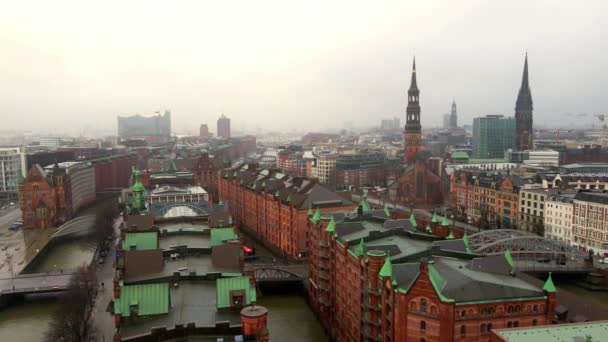 Famoso quartiere Magazzino di Amburgo Germania chiamato Speicherstadt — Video Stock