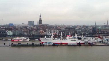 Hamburg 'da Hafencity denilen Liman Bölgesi - HAMBURG, GERMANY - 24 Aralık 2020