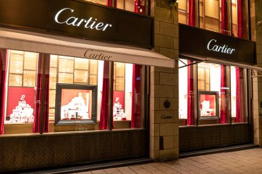 Hamburg 'daki seçkin Cartier kuyumcusu HAMBURG, ALMANY 25 ARALIK 2020
