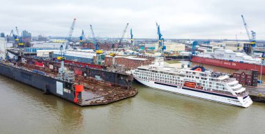 Hamburg Almanya Limanı - HAMBURG ŞEHRİ, Almanya - 25 ARALIK 2020