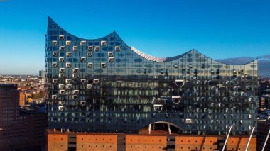 Hamburg 'un en ünlü binası - Elbphilharmonie Konser Salonu - HAMBURG, Almanya - 25 Aralık 2020