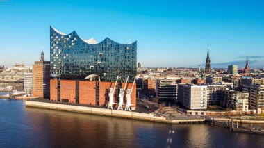 Limandaki ünlü Hamburg Konser Salonu Elbphilharmonie HAMBURG, ALMANY - 25 ARALIK 2020