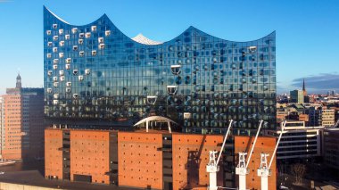 Limandaki ünlü Hamburg Konser Salonu Elbphilharmonie HAMBURG, ALMANY - 25 ARALIK 2020